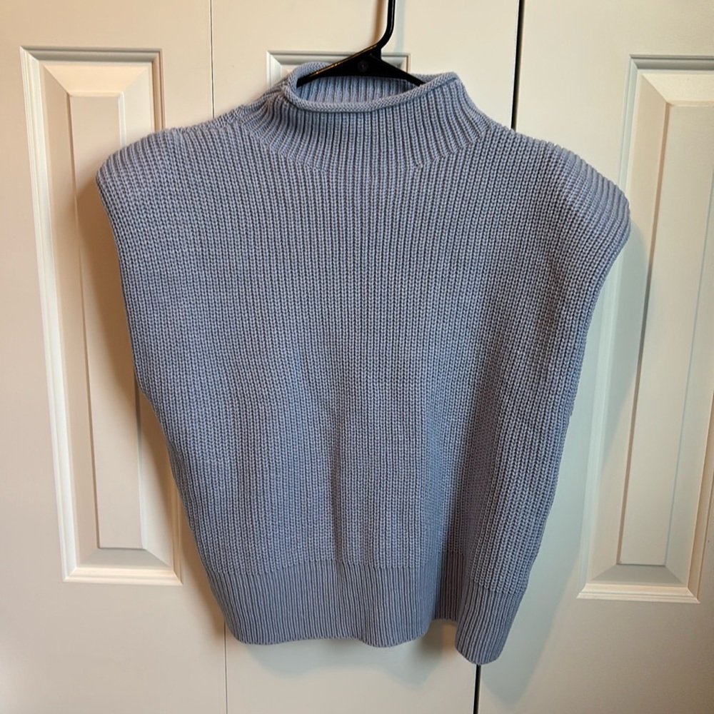 Padded shoulder vest blue